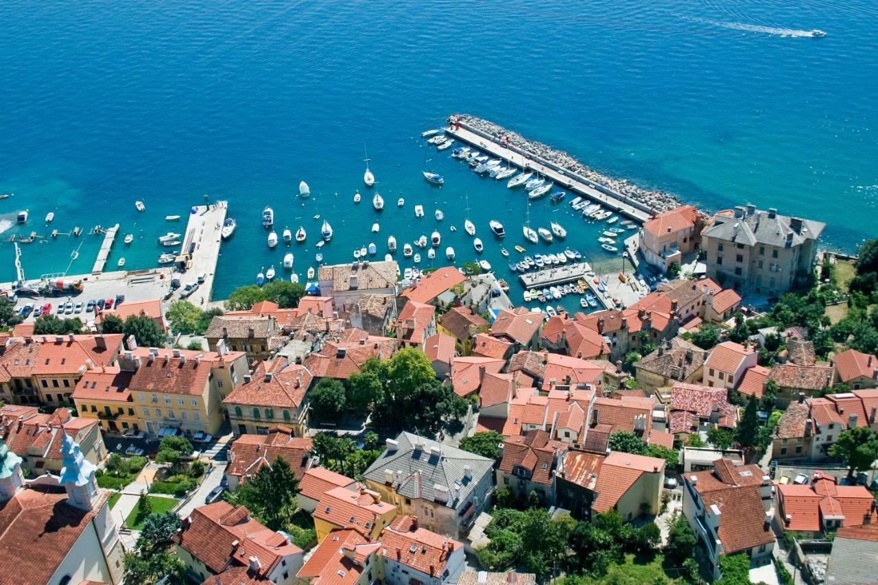 Apartments Anita Near Opatija With Private Parking Matulji Kültér fotó